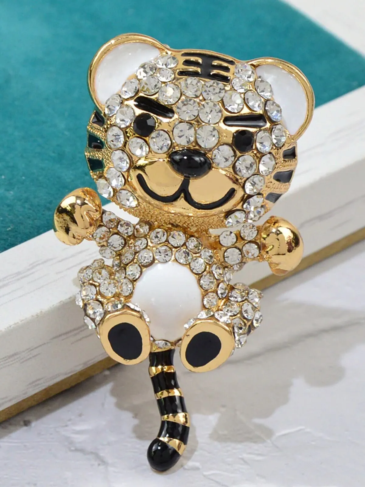 Stunning tiger teddy brooch vintage look broach diamonte gold plated pin jjj57